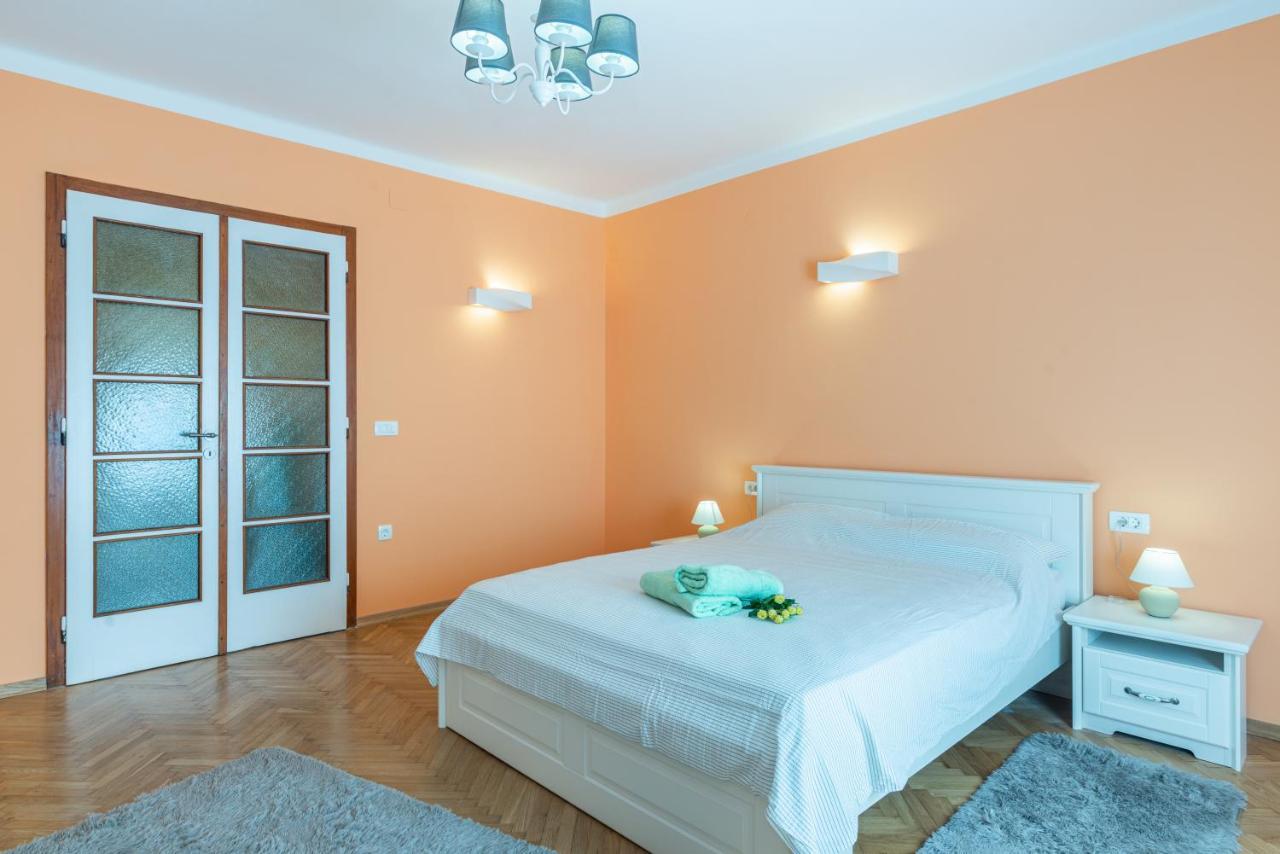 Apartment Virna *